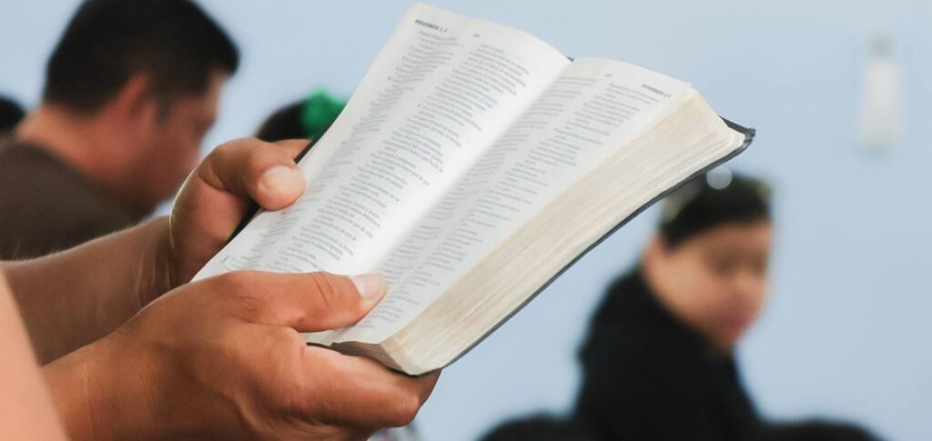 Siempre dependemos de Su Palabra, aunque no lo veamos